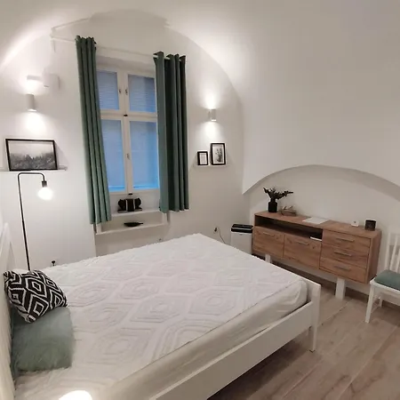 Borso Studioapartman * סופרון